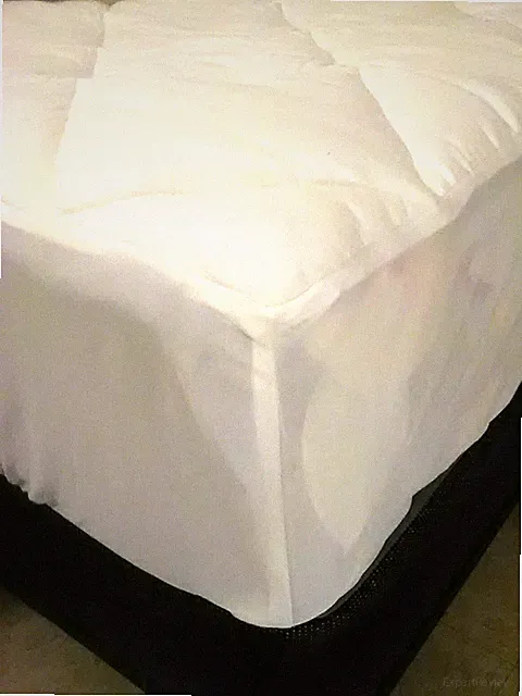 Quilted Queen Size Topper Mattress Pad, new