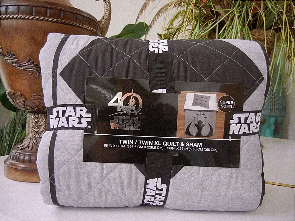 STAR WARS REBEL 40TH ANNIVERSARY BLACK GRAY 2 PC TWIN/TWIN XL QUILT SHAM BED SET
